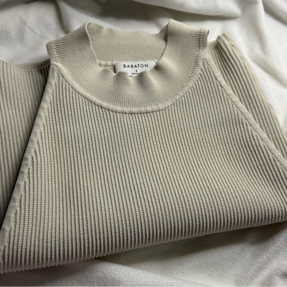 Aritzia Babaton Cream Sculpt Knit Mockneck Tank Sz Small